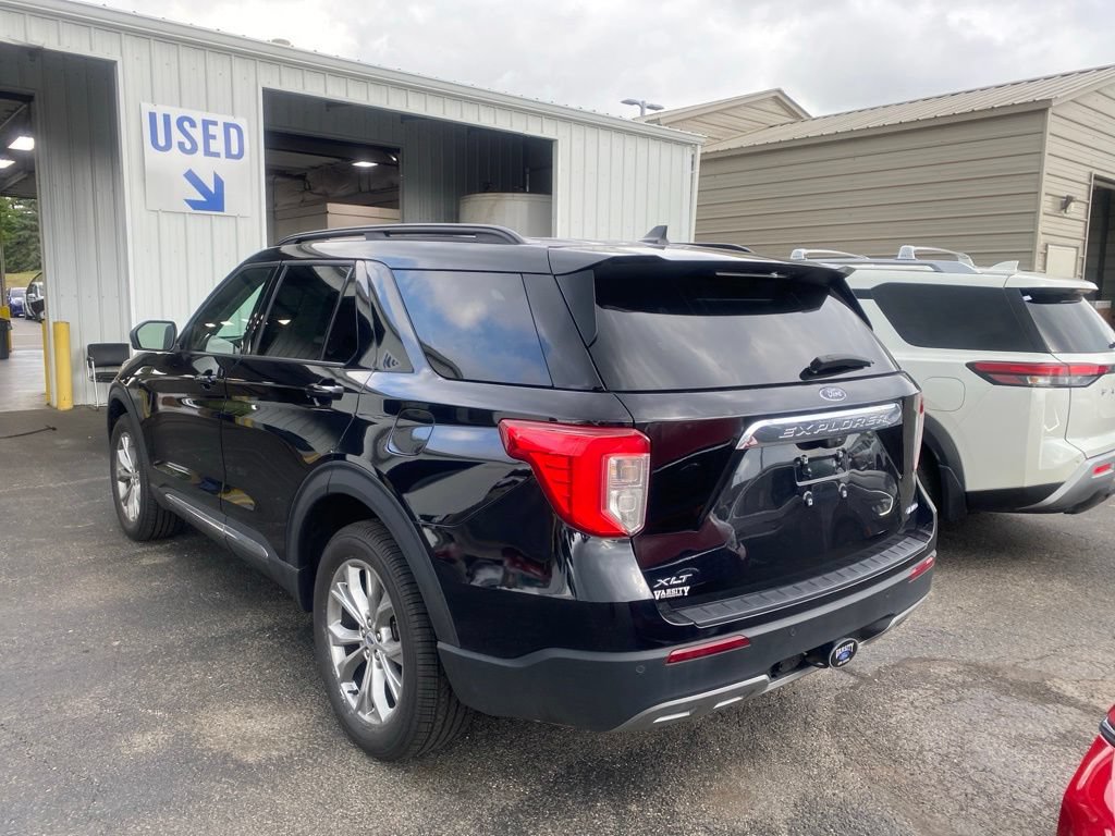 Used 2023 Ford Explorer XLT w/ Equipment Group 202A AWD/4WD image 3