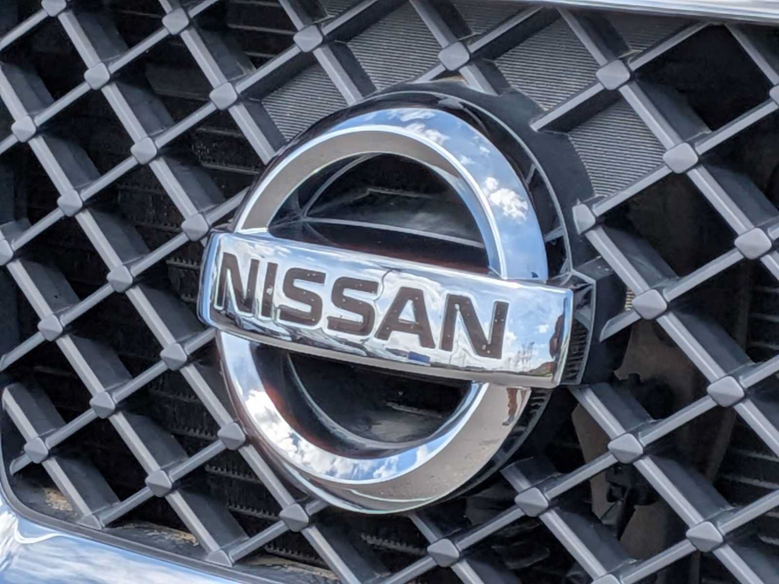 Used 2012 Nissan Frontier SL w/ Moonroof Pkg AWD/4WD image 12