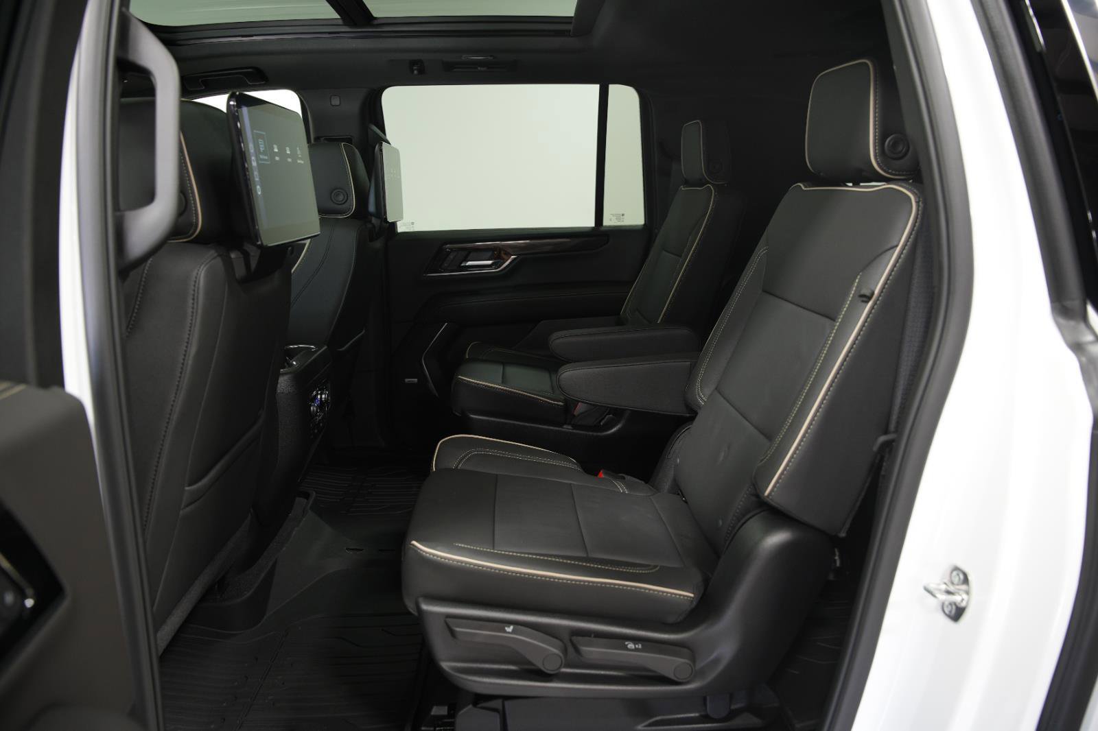 New 2026 GMC Yukon XL Elevation w/ Elevation Premium Package AWD/4WD image 23