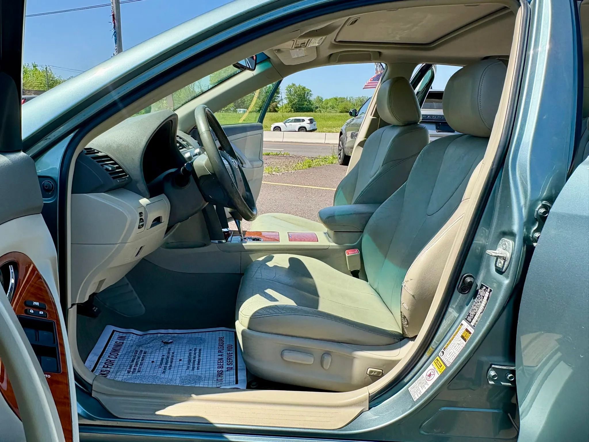 Used 2010 Toyota Camry XLE FWD image 16