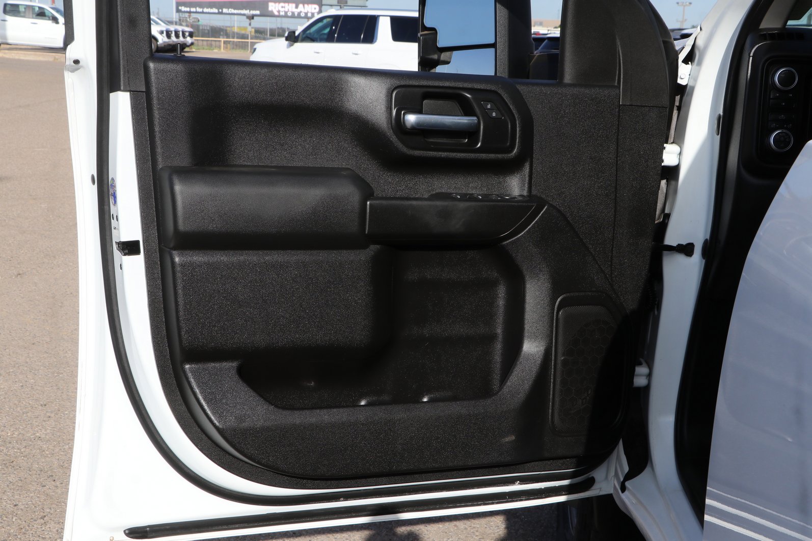 Used 2020 GMC Sierra 3500 4x4 Crew Cab w/ Gooseneck/5TH Wheel Package image 10