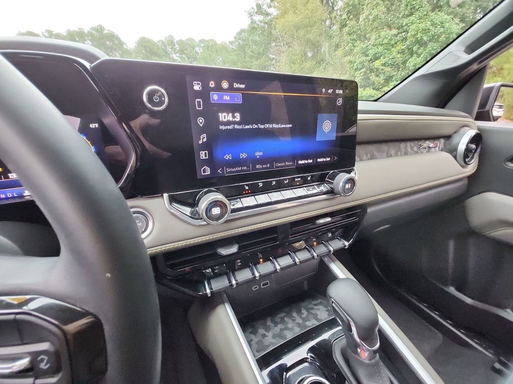 Used 2024 Chevrolet Colorado ZR2 w/ Technology Package image 17