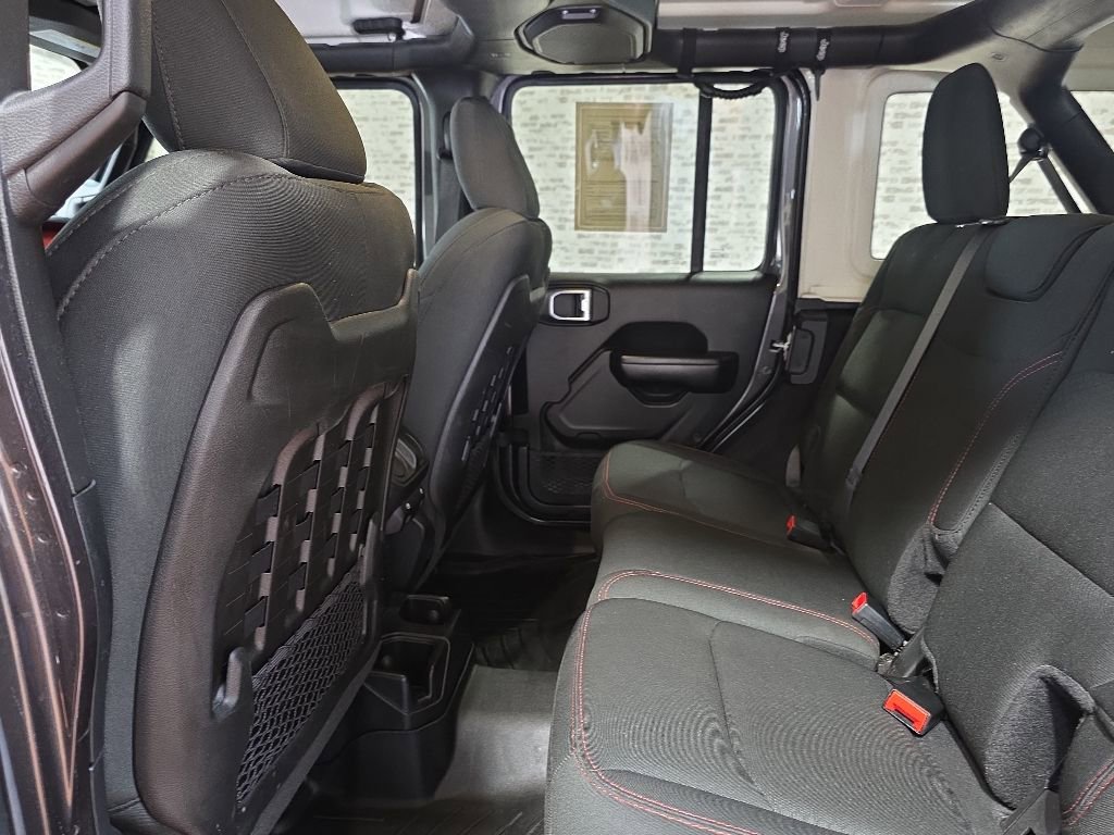 Used 2019 Jeep Wrangler Unlimited Rubicon w/ Dual Top Group AWD/4WD image 14