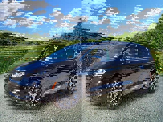 New 2026 Chrysler Pacifica Pinnacle image 2