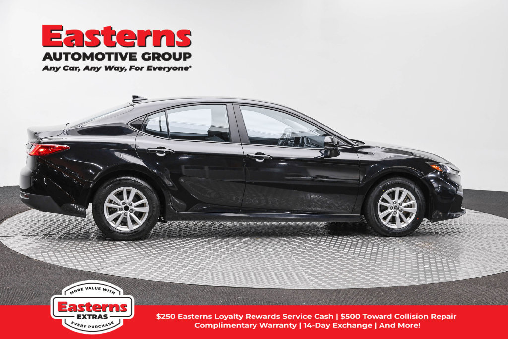 Used 2026 Toyota Camry LE FWD image 5