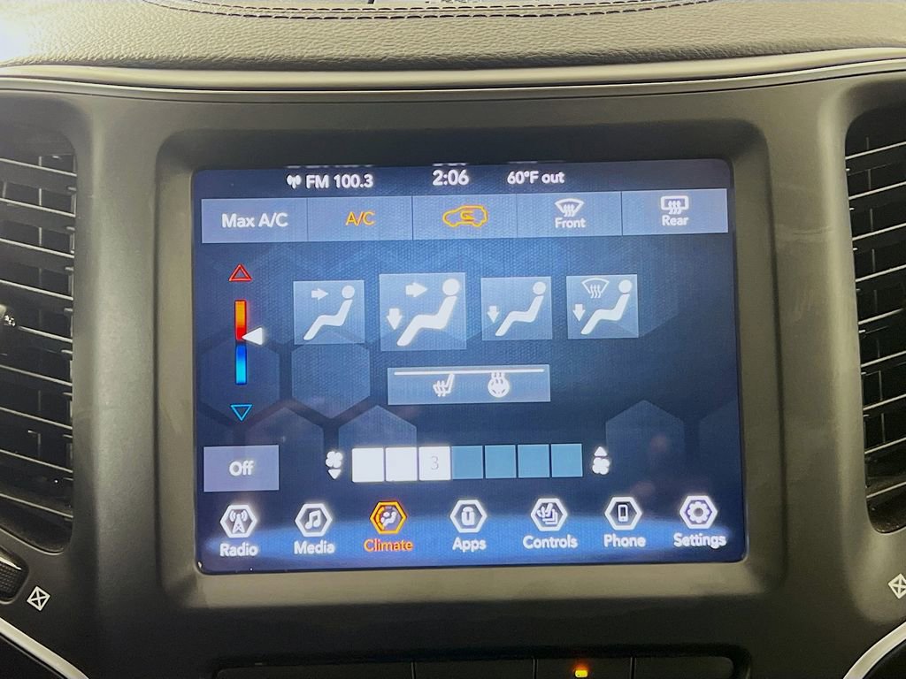 Used 2022 Jeep Cherokee Latitude image 16