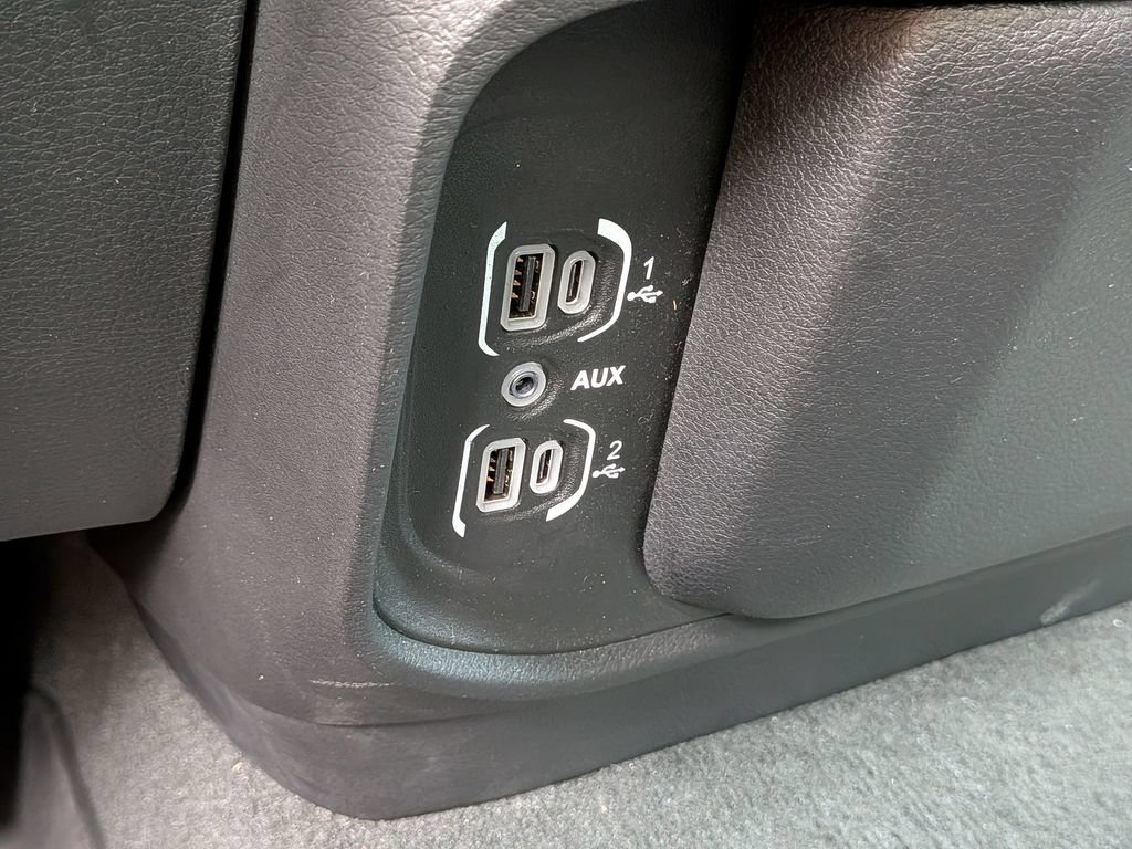 Used 2024 RAM 1500 Laramie AWD/4WD image 33