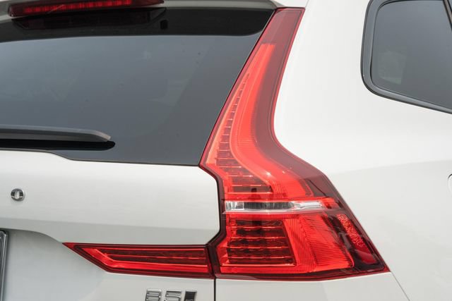 Certified 2024 Volvo XC60 B5 Plus w/ Protection Package Premier AWD/4WD image 8