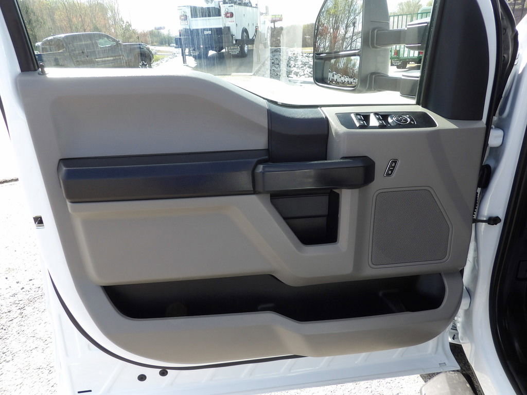 Used 2022 Ford F350 XL w/ Power Equipment Group image 14