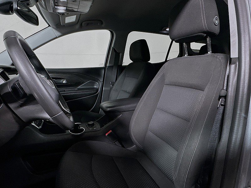 Used 2024 GMC Terrain SLE w/ Driver Convenience Package image 11