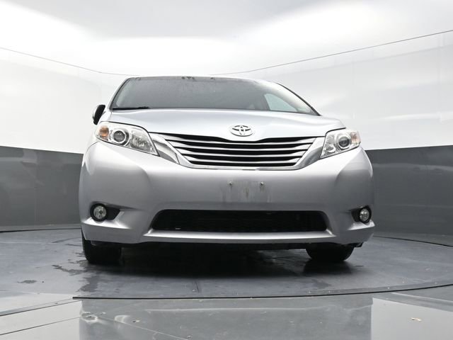 Used 2015 Toyota Sienna XLE w/ XLE Navigation Package image 22