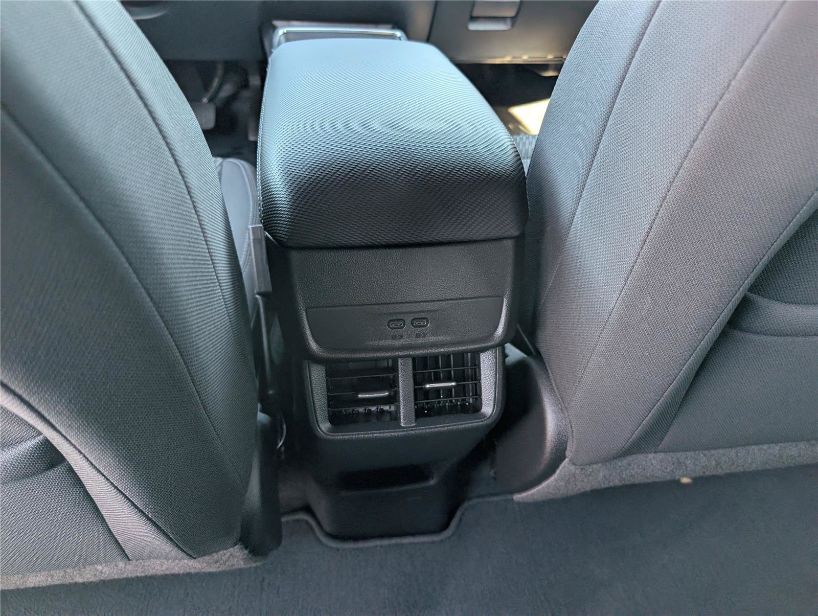Used 2025 Chevrolet Equinox LT FWD image 18