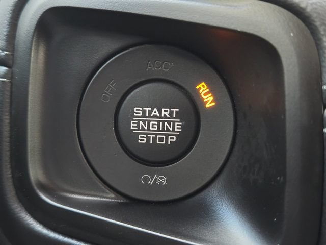 Used 2025 Jeep Gladiator Mojave AWD/4WD image 20