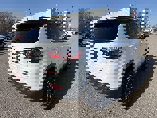 Used 2025 Jeep Compass Trailhawk image 11