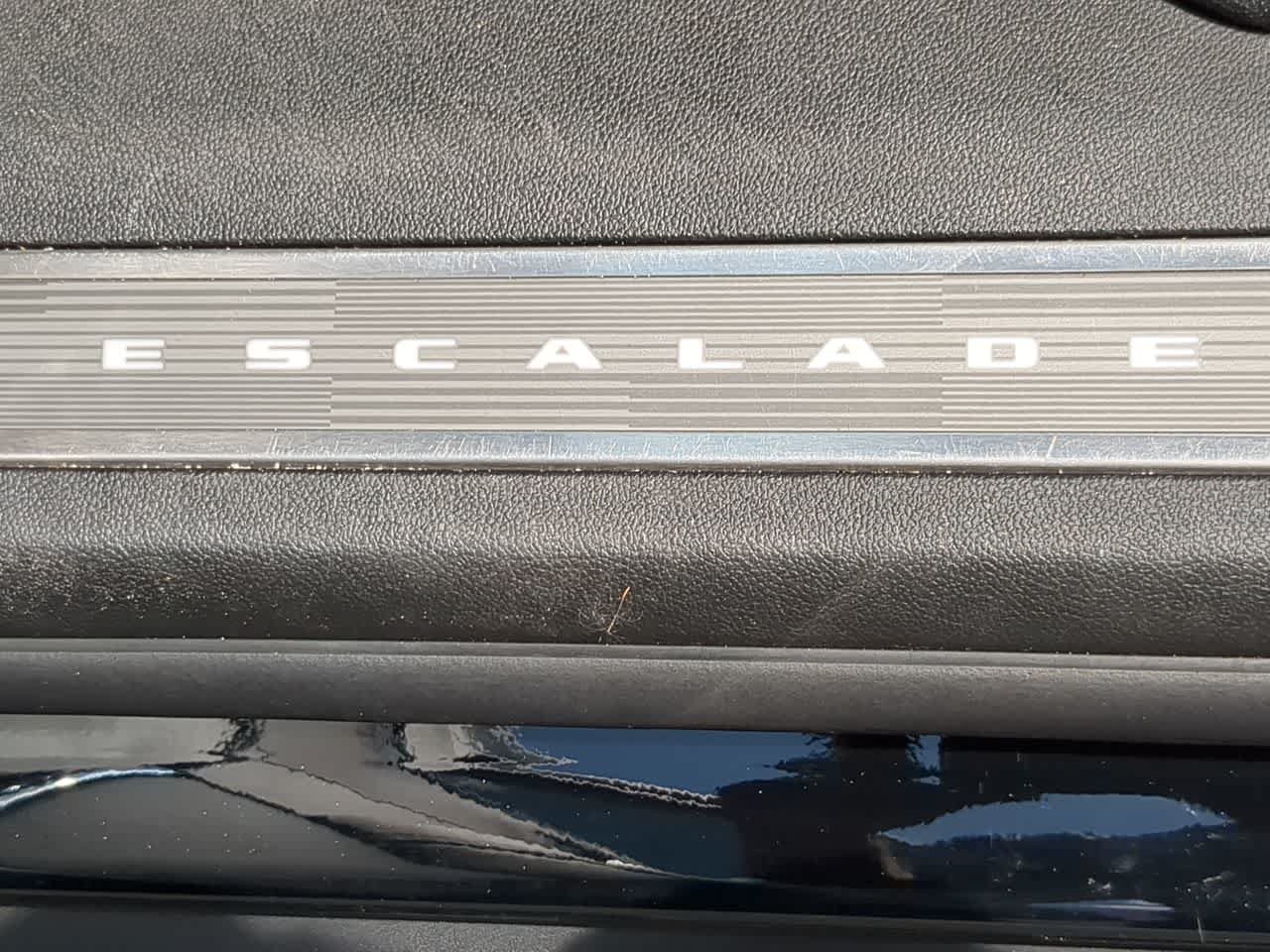 Used 2023 Cadillac Escalade Sport AWD/4WD image 13