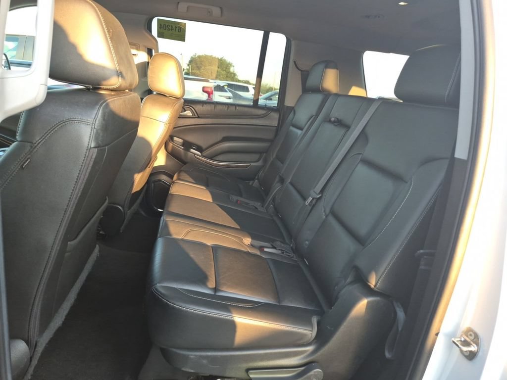 Used 2018 Chevrolet Suburban LT RWD image 4