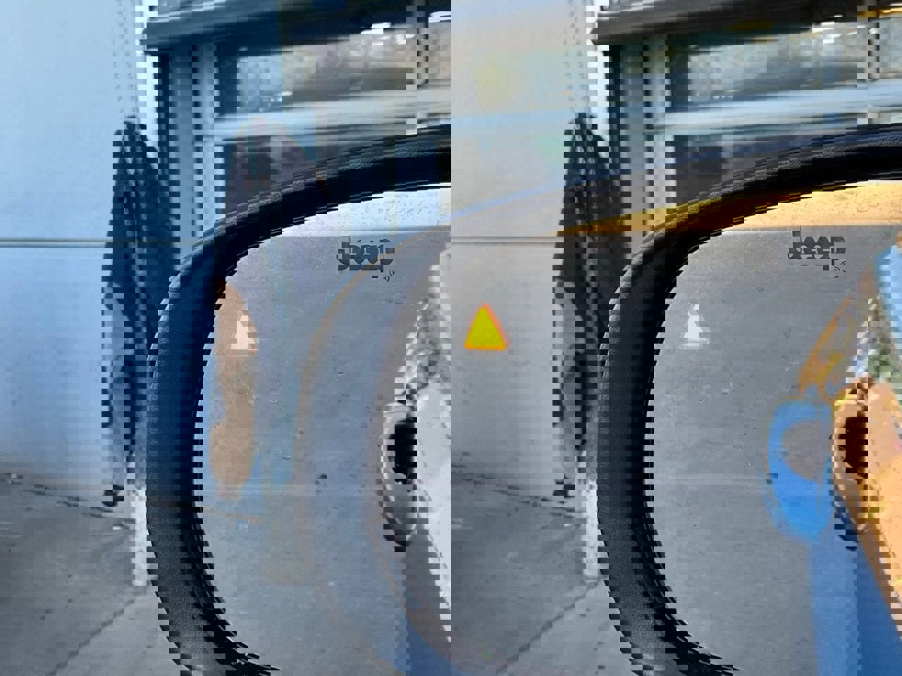 Used 2025 Jeep Compass Trailhawk w/ Trailer Tow Group image 19