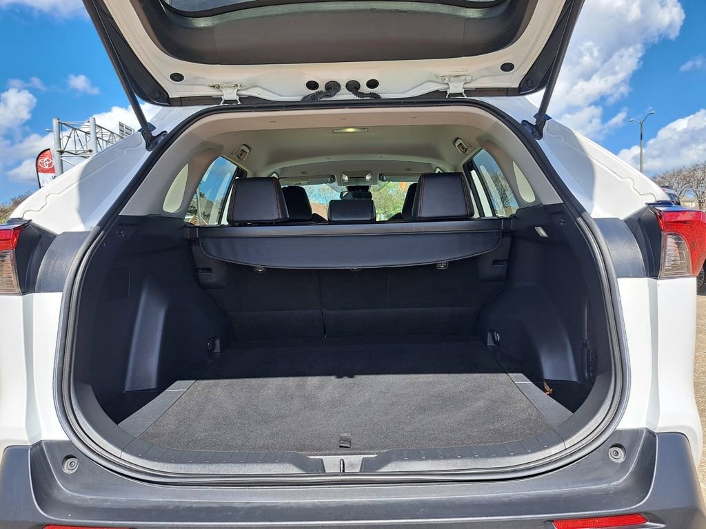 Used 2024 Toyota RAV4 Adventure image 25