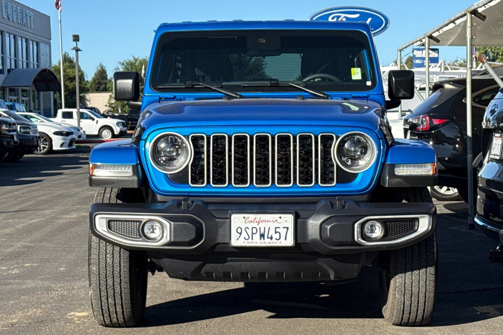Used 2024 Jeep Wrangler Unlimited Sahara AWD/4WD image 9