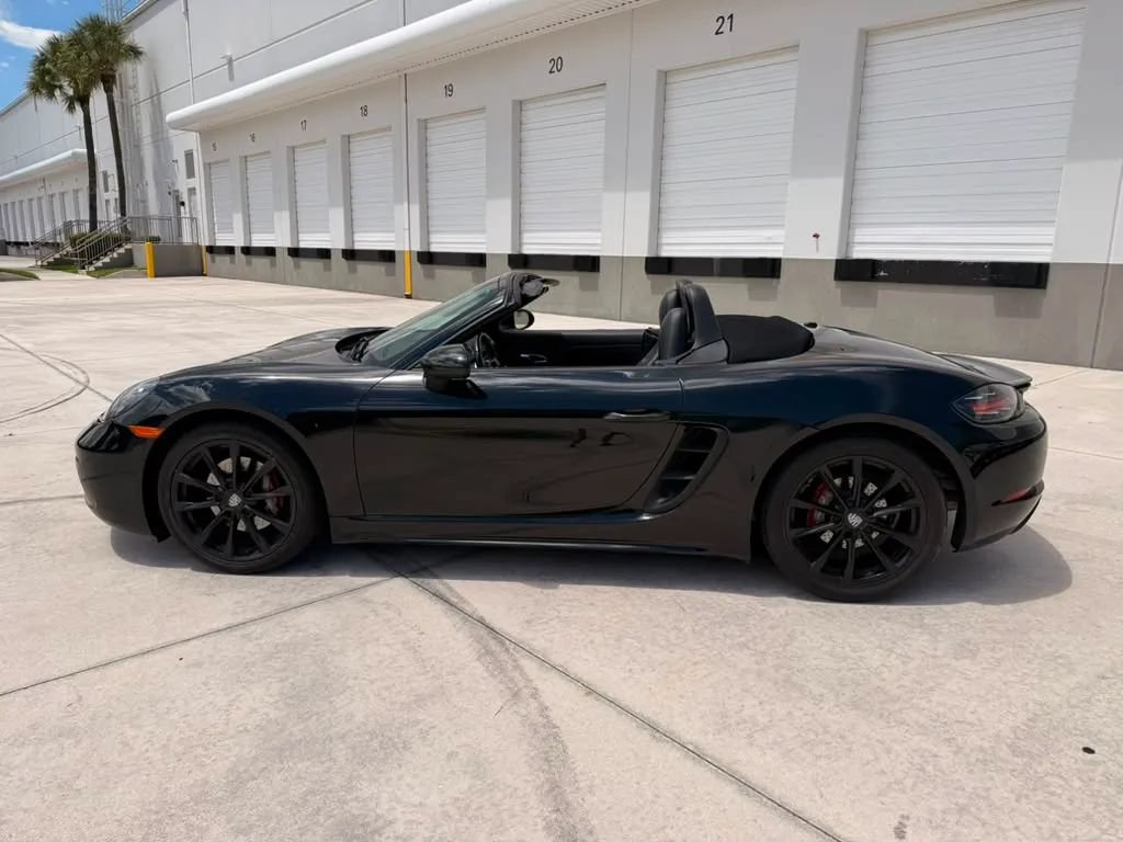 Used 2019 Porsche 718 Boxster RWD image 3