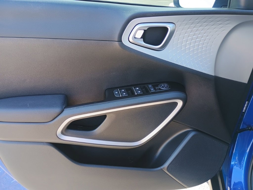 Used 2022 Kia Soul X-Line image 10