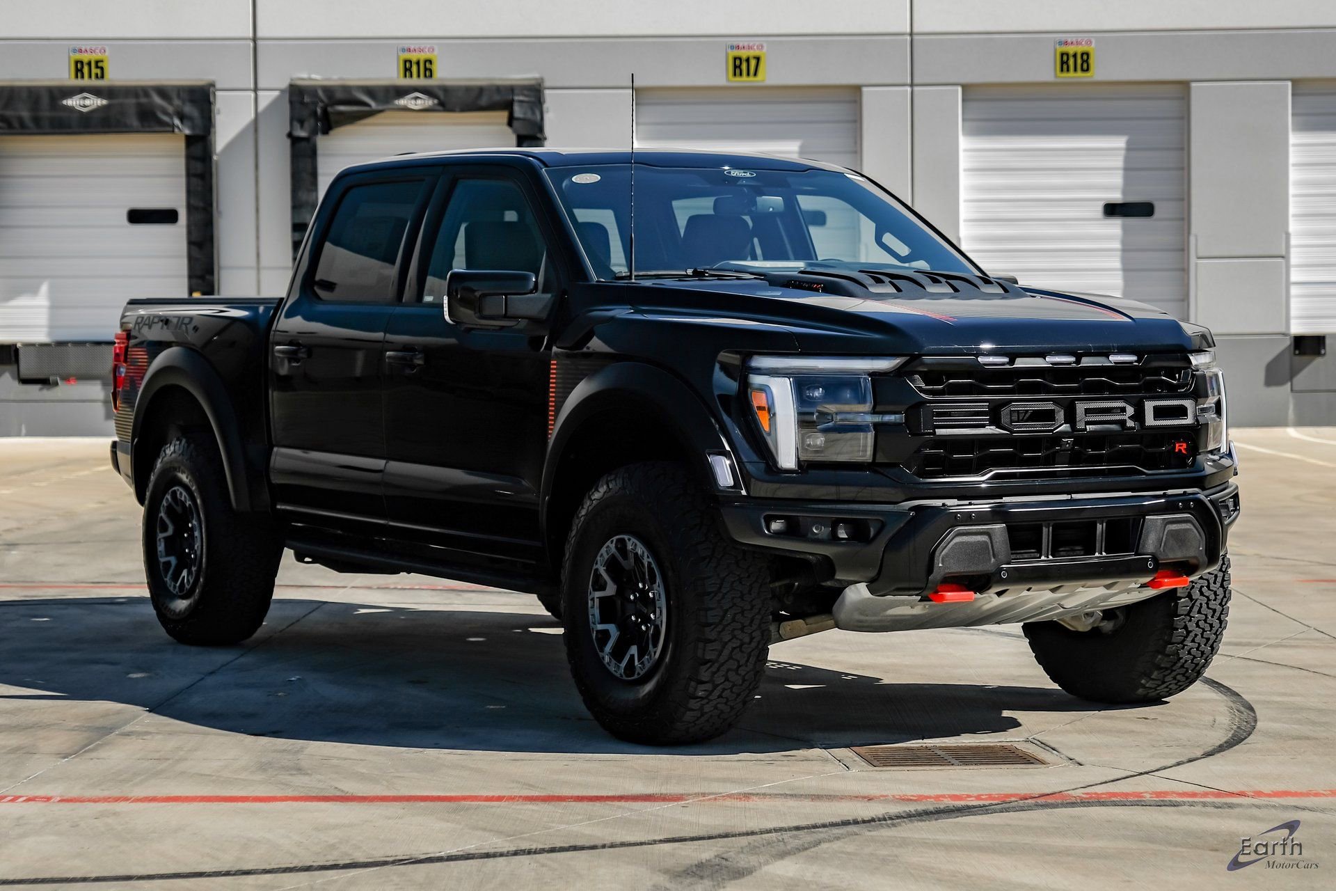 Used 2025 Ford F150 Raptor w/ Equipment Group 803A Raptor R AWD/4WD image 21