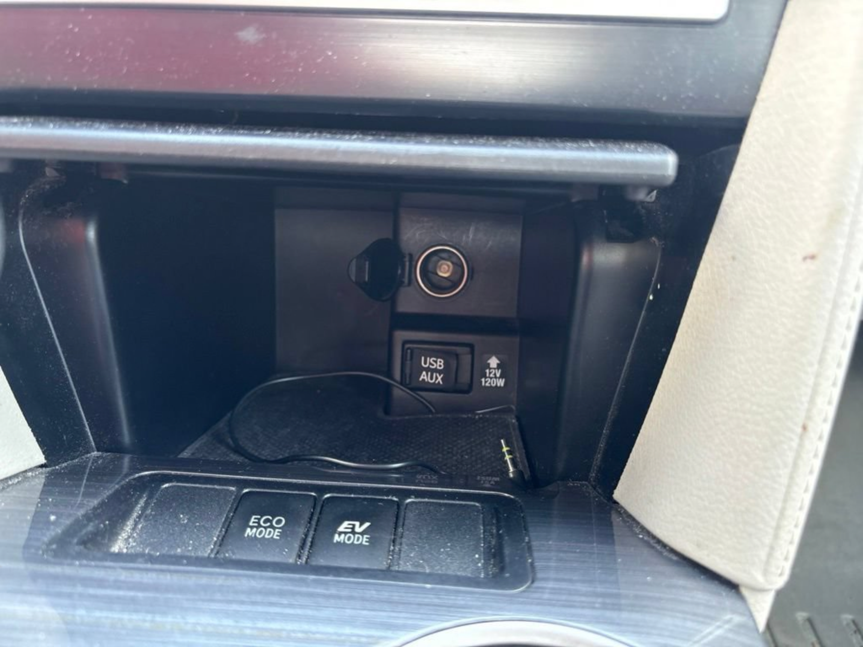 Used 2012 Toyota Camry LE FWD image 12