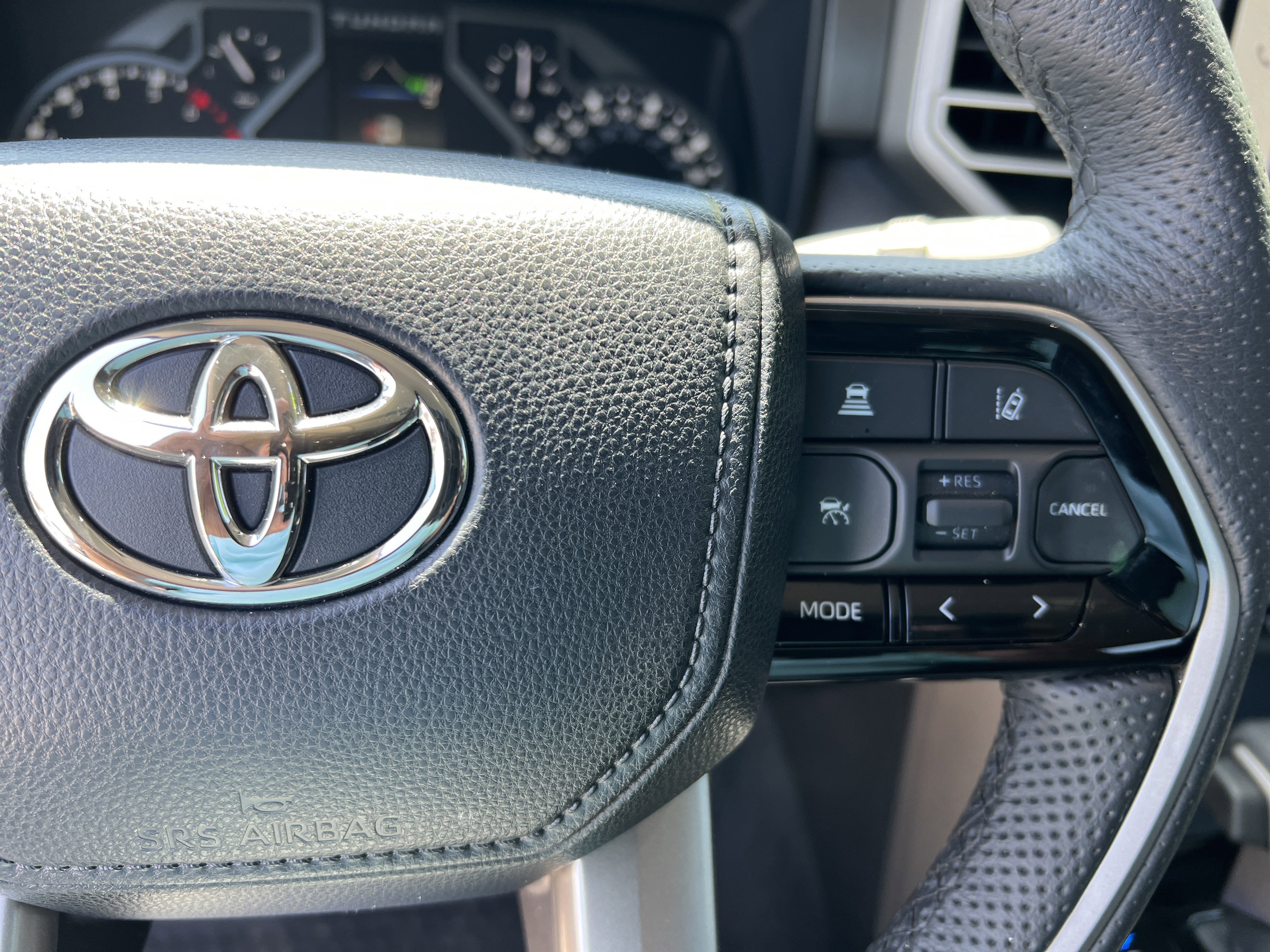Used 2022 Toyota Tundra SR5 AWD/4WD image 11