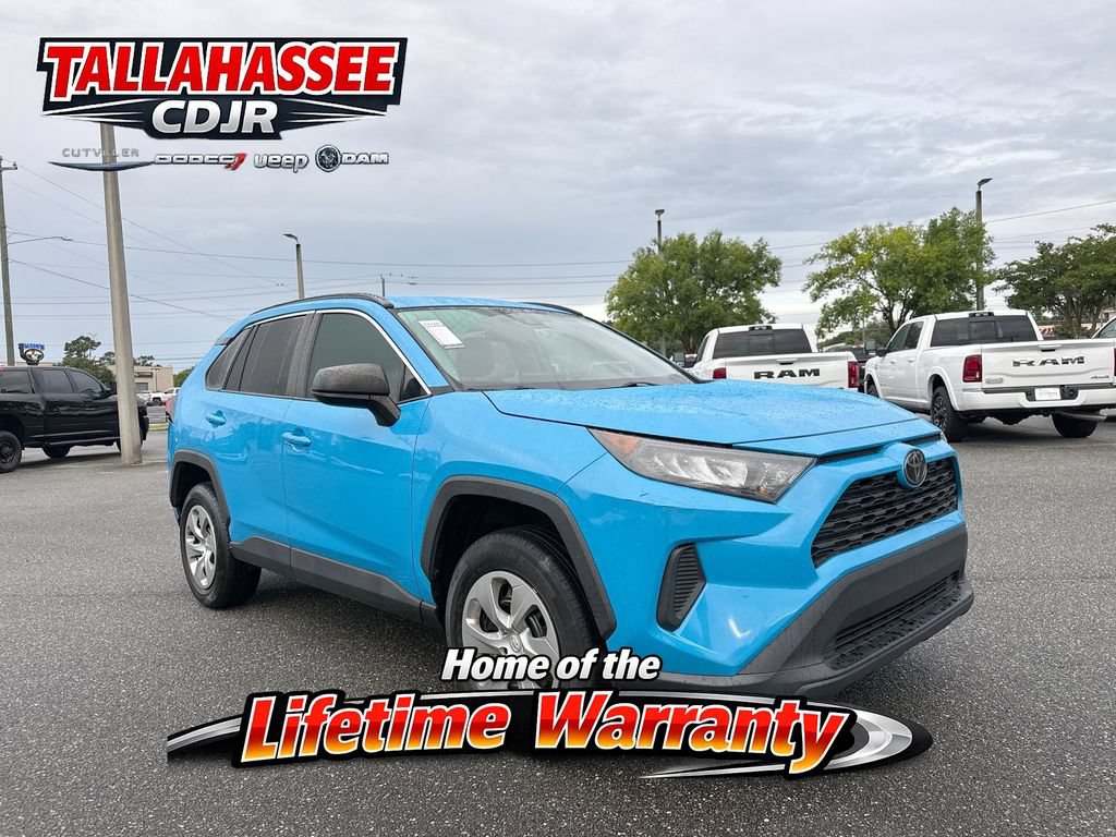 Used 2021 Toyota RAV4 LE FWD image 1