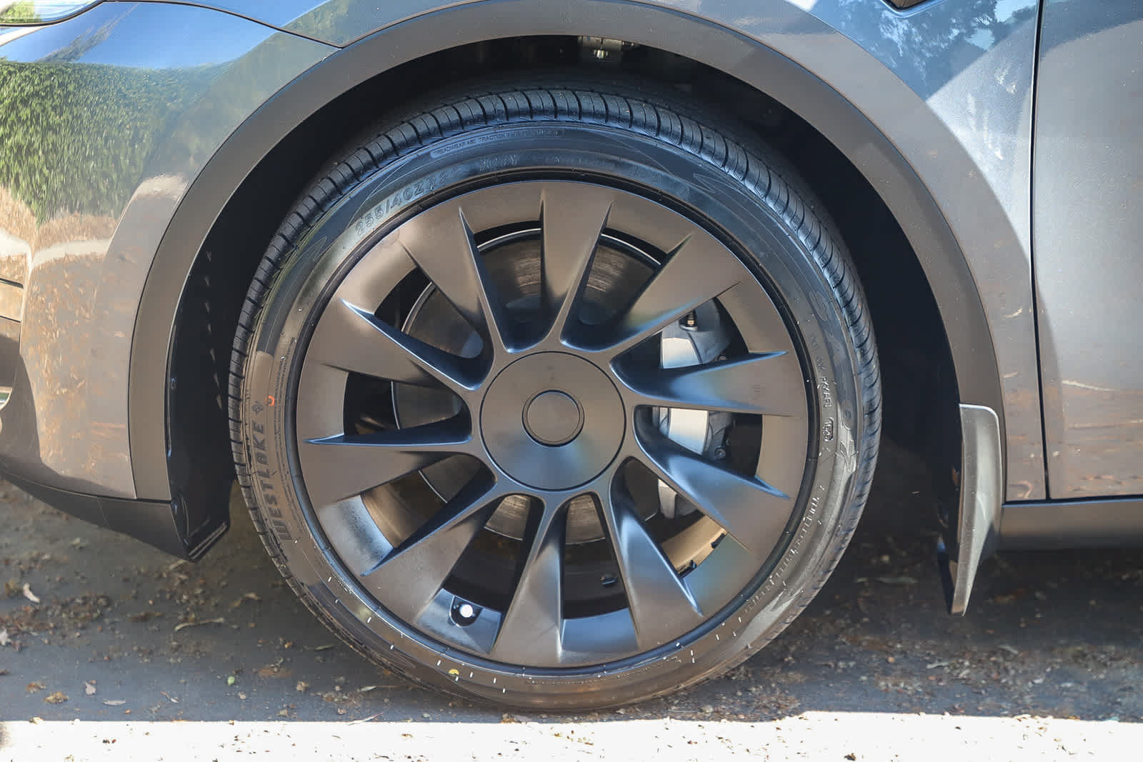 Used 2023 Tesla Model Y Long Range AWD/4WD image 9