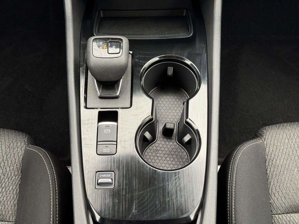 Used 2025 Nissan Rogue SV image 37