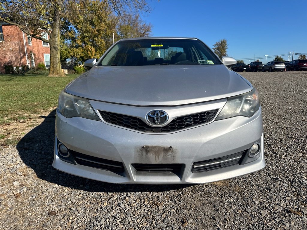 Used 2012 Toyota Camry SE FWD image 2
