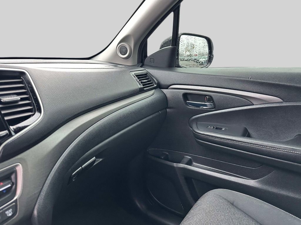 Used 2024 Honda Ridgeline Sport image 33