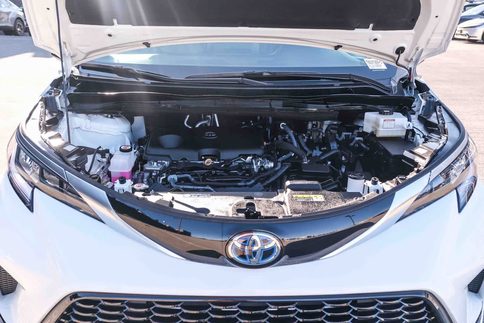 Certified 2024 Toyota Sienna XSE w/ XSE Premium Package FWD image 28