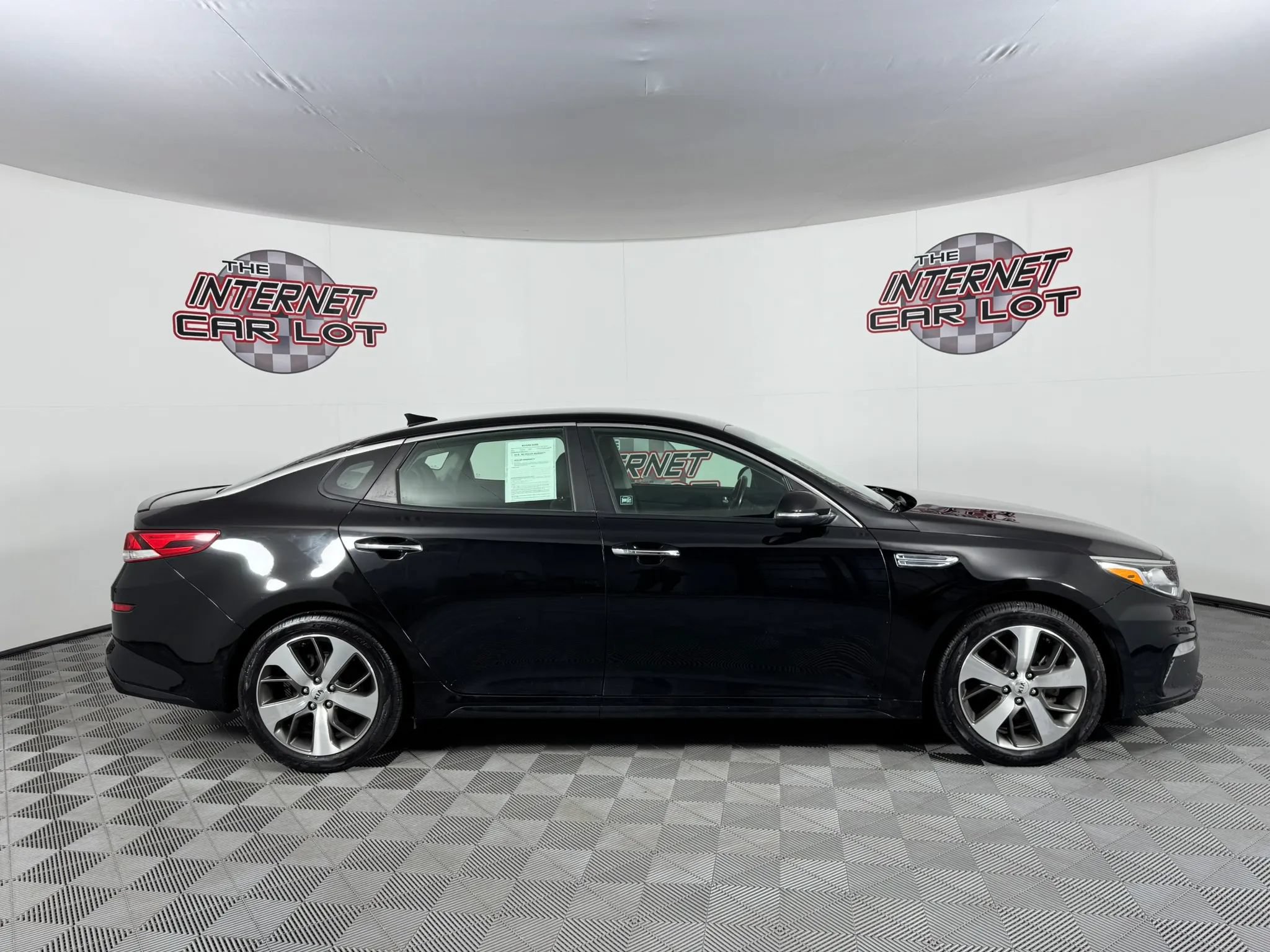 Used 2020 Kia Optima S FWD image 8