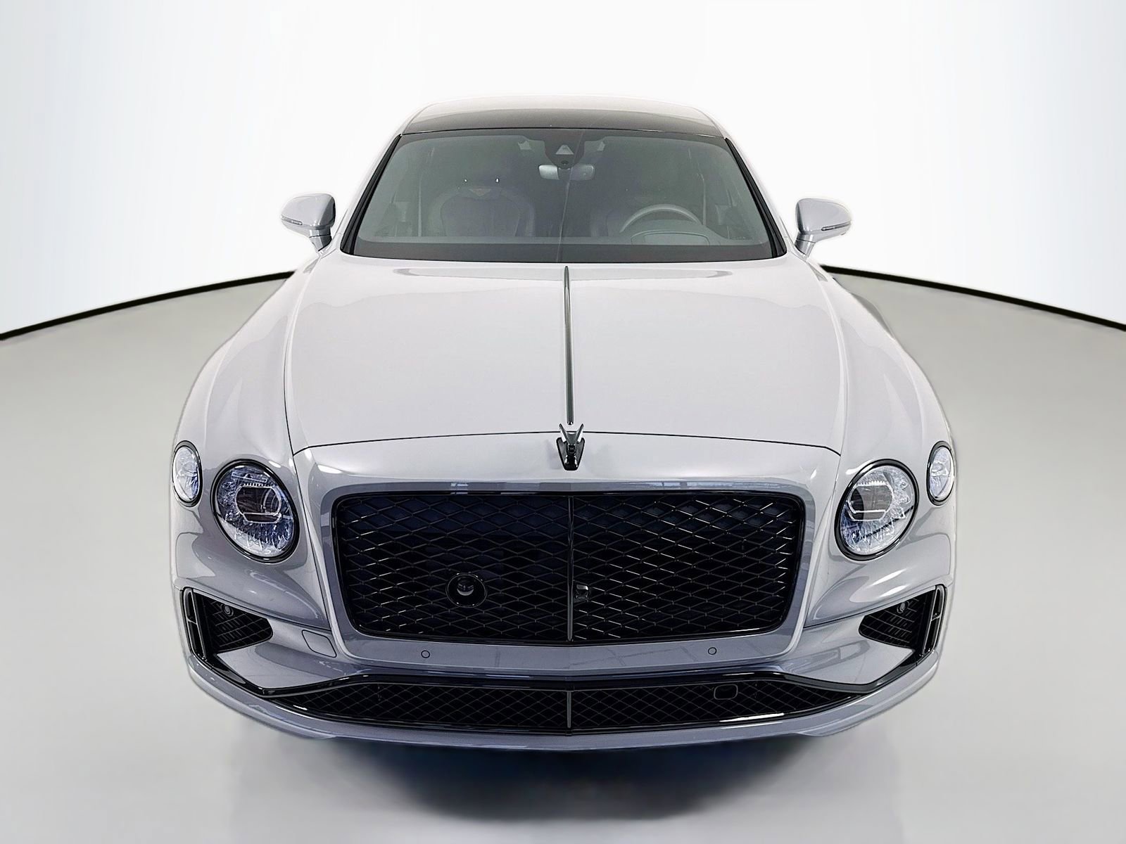 Used 2026 Bentley Flying Spur Plug-In Hybrid image 2