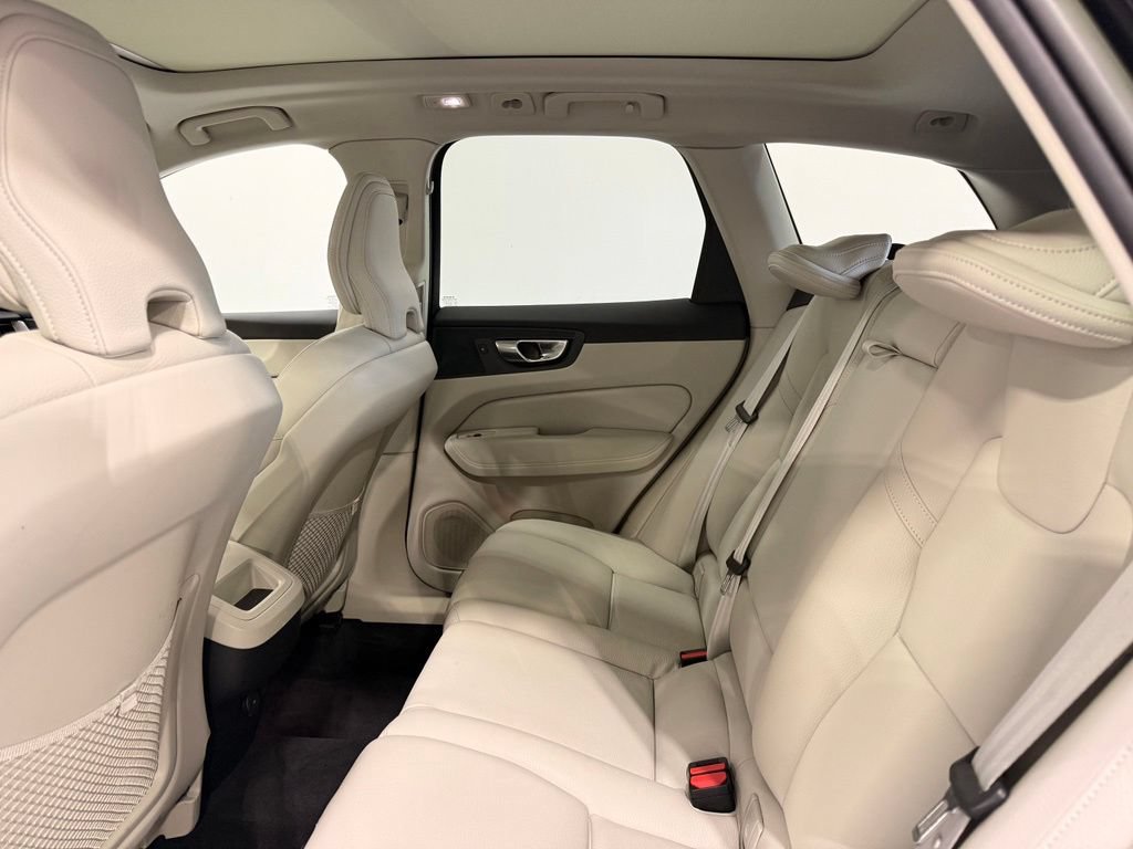 Used 2023 Volvo XC60 B5 Plus w/ Protection Package Premier AWD/4WD image 20