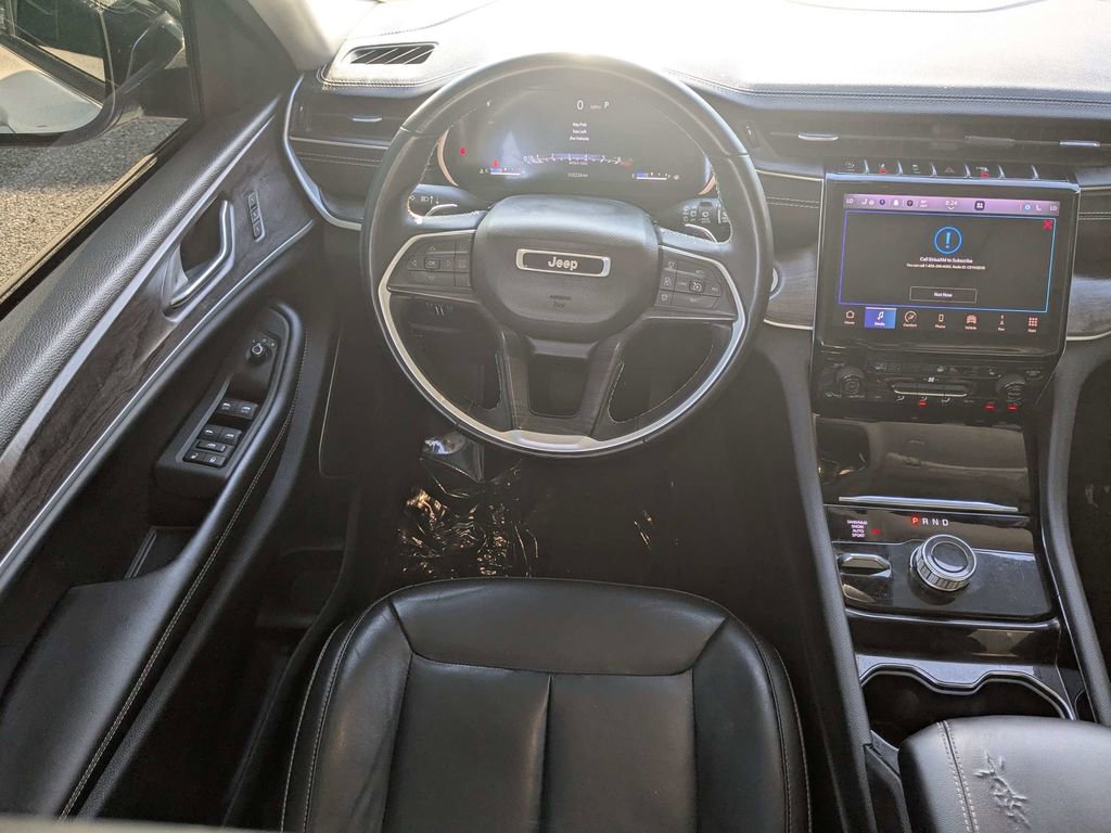 Used 2022 Jeep Grand Cherokee L Limited AWD/4WD image 17