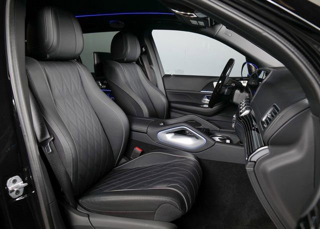 Used 2024 Mercedes-Benz Maybach GLS 600 4MATIC image 3