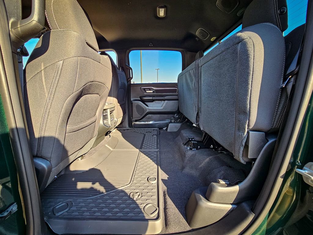 New 2026 RAM 1500 4x4 Crew Cab image 32