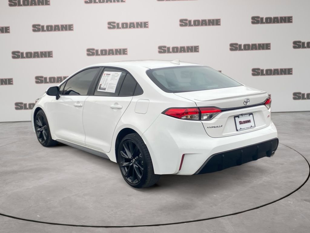 Used 2026 Toyota Corolla SE image 3