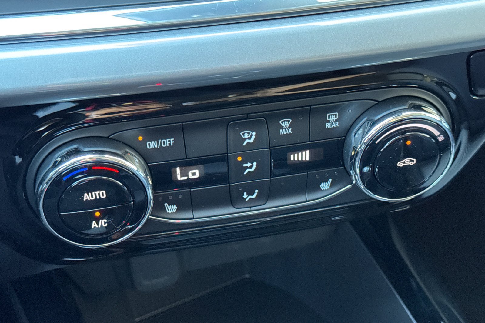 New 2026 Chevrolet Trax LT w/ Driver Confidence Package FWD image 19