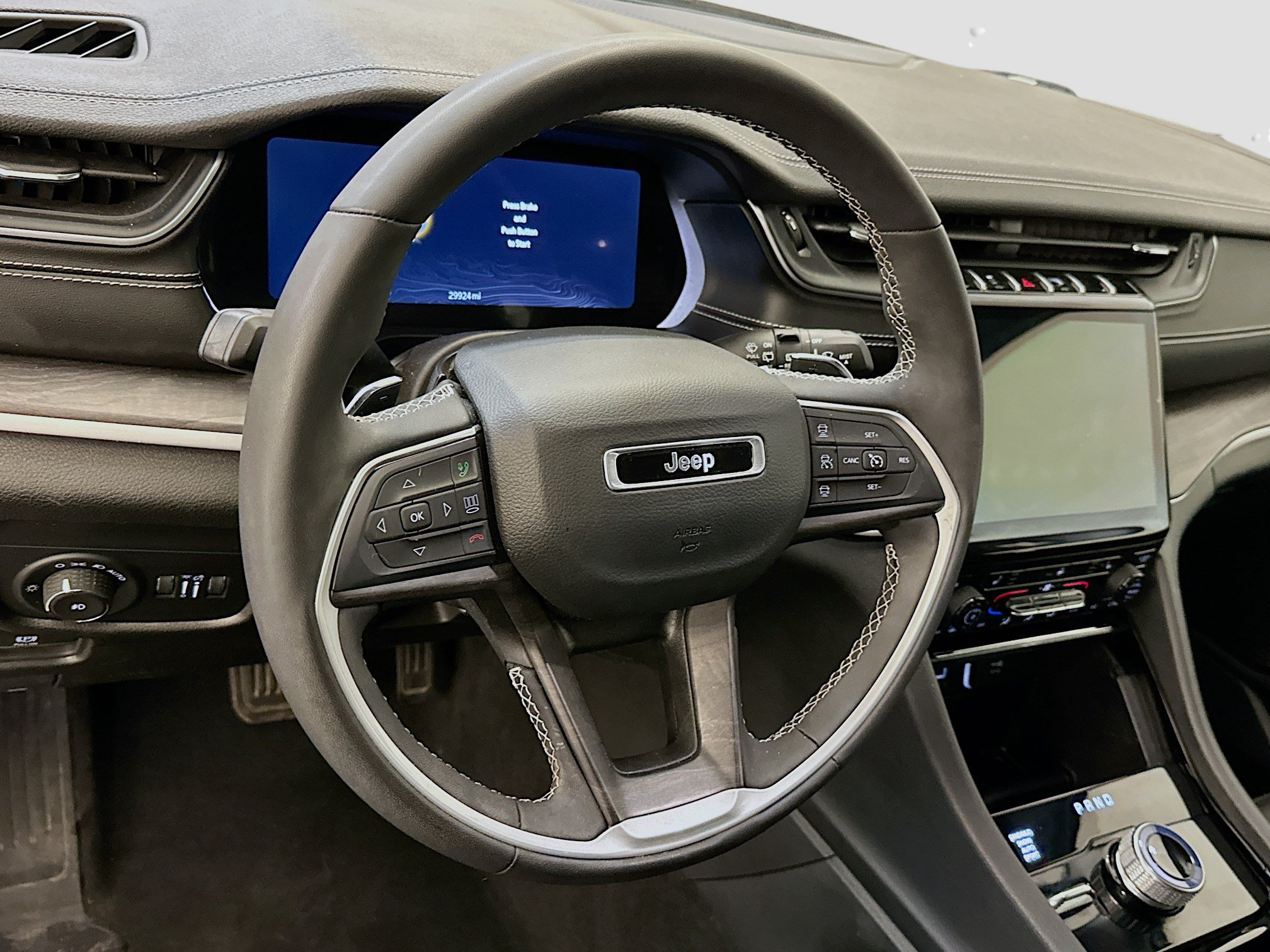 Used 2023 Jeep Grand Cherokee L Limited AWD/4WD image 18