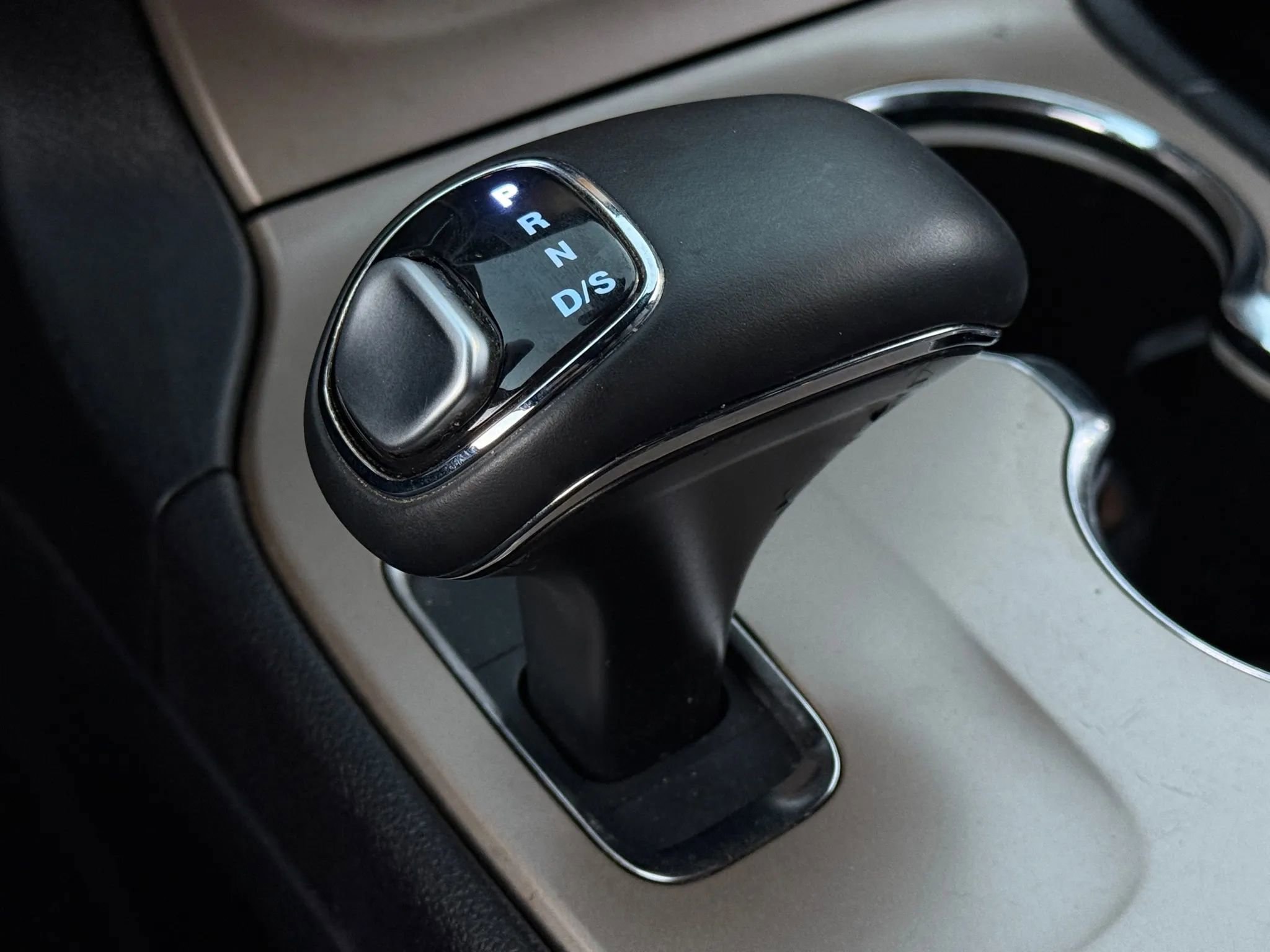 Used 2015 Jeep Grand Cherokee Limited image 27