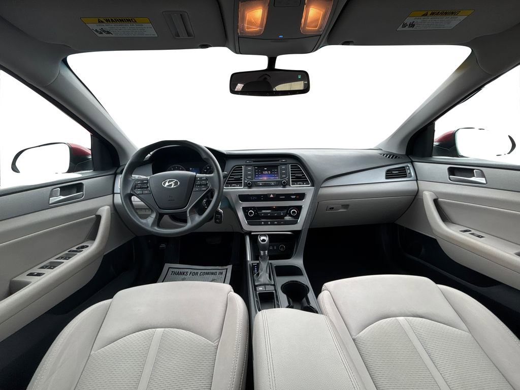 Used 2015 Hyundai Sonata SE w/ Option Group 09 FWD image 16