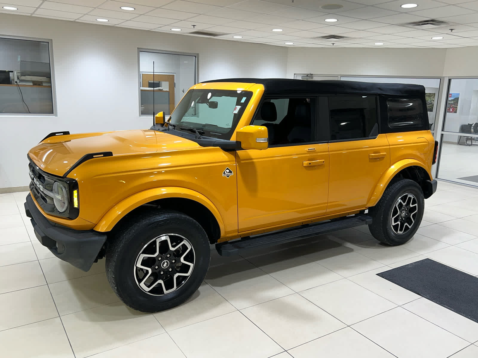 Used 2022 Ford Bronco Outer Banks AWD/4WD image 5