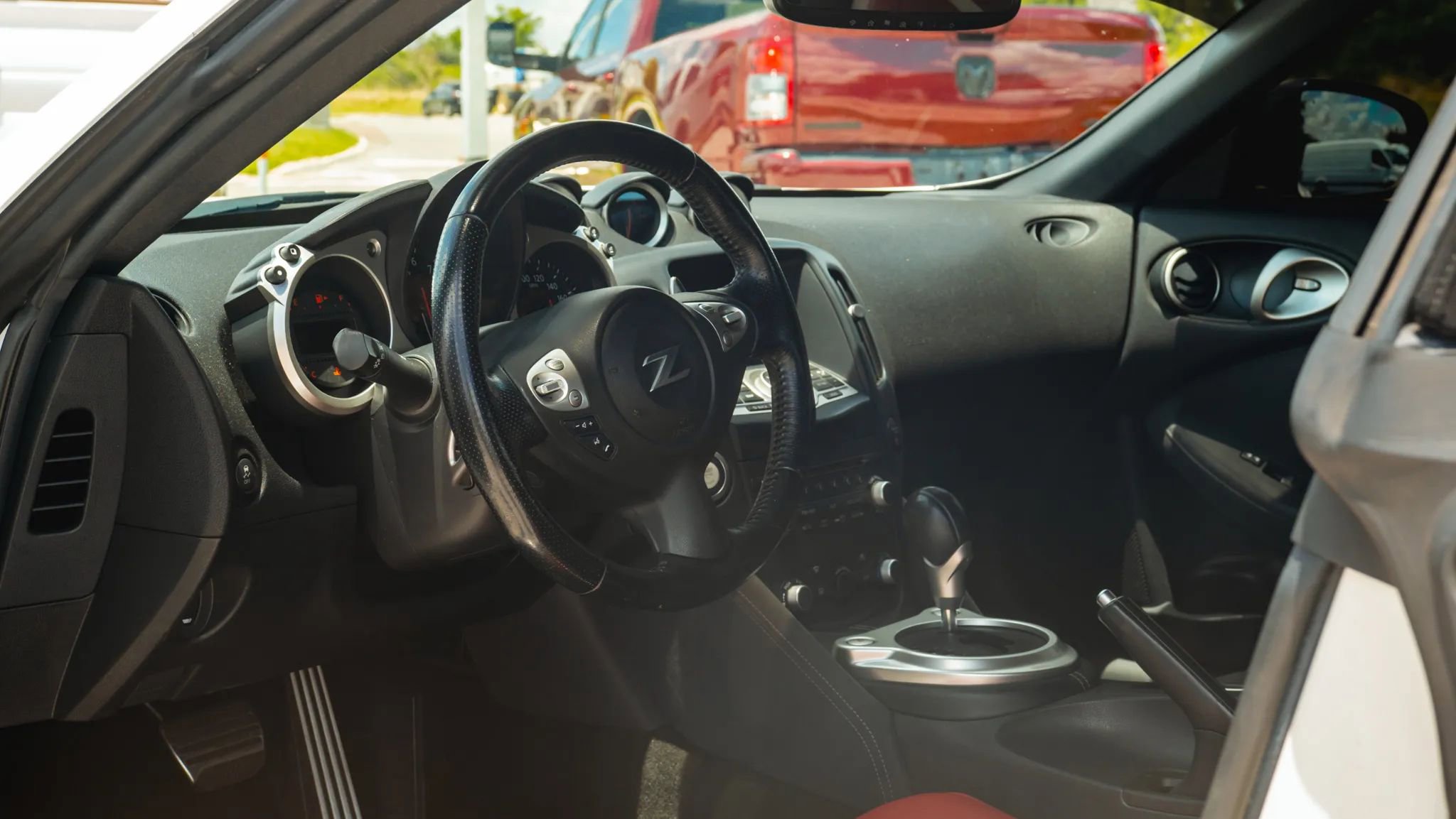 Used 2013 Nissan 370Z Touring w/ Sport Pkg RWD image 29