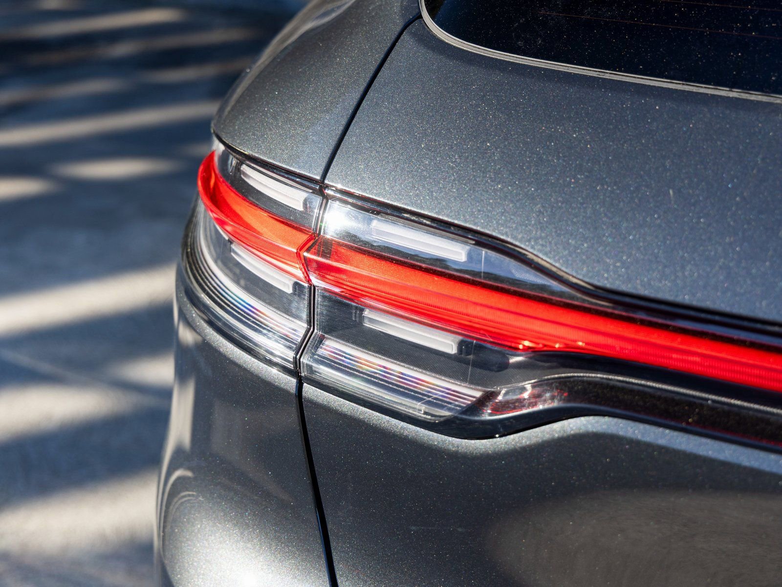 Certified 2025 Porsche Macan image 18