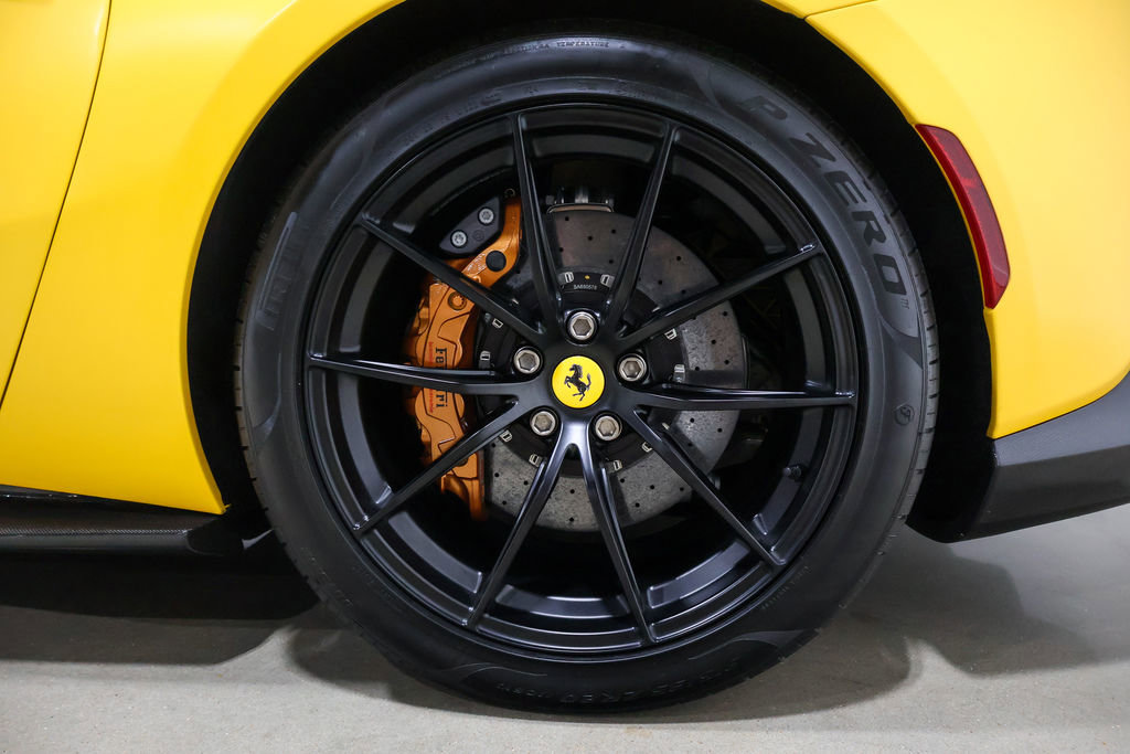 Used 2022 Ferrari 812 GTS image 32