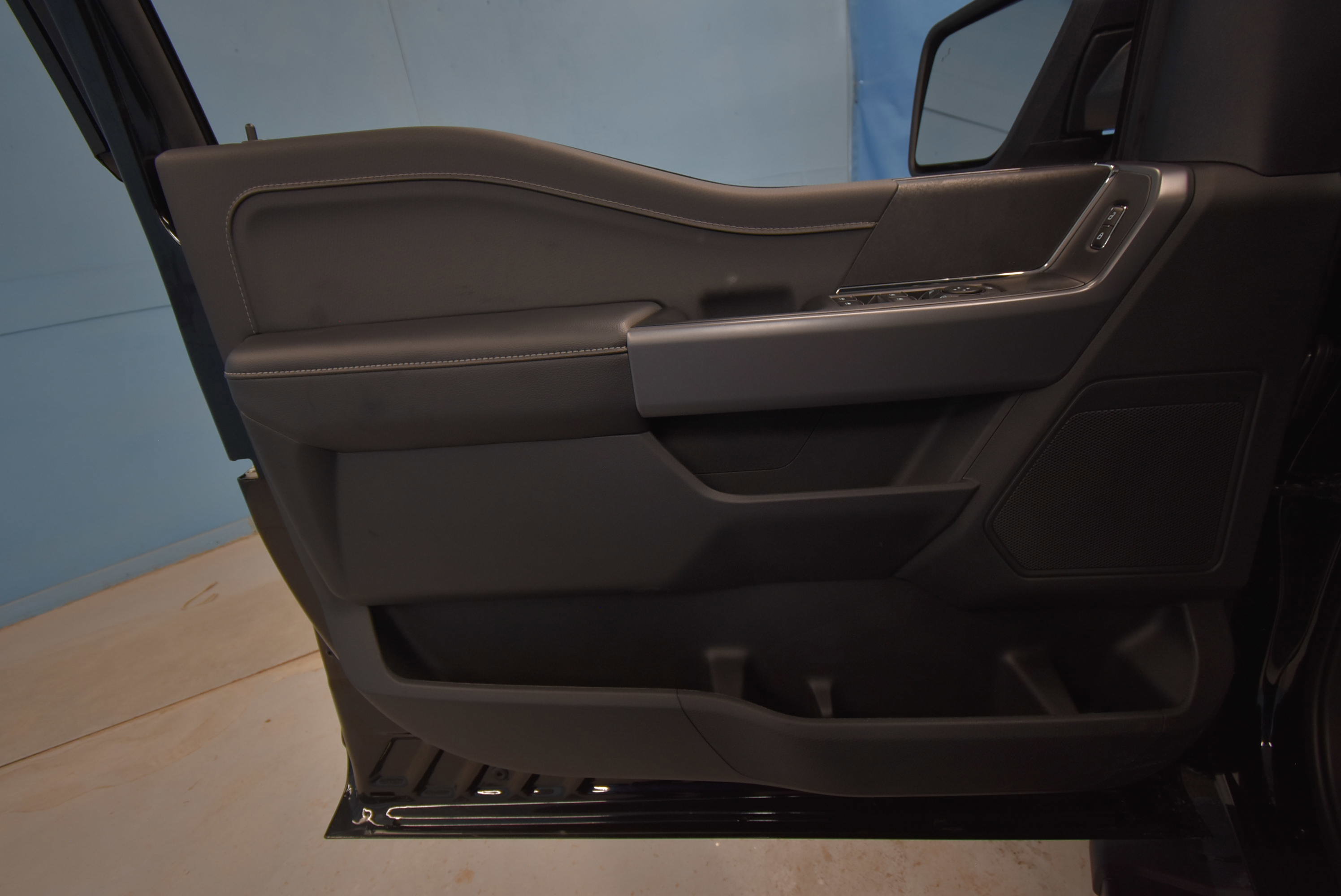 New 2026 Ford F150 XLT w/ Equipment Group 302A MID image 4